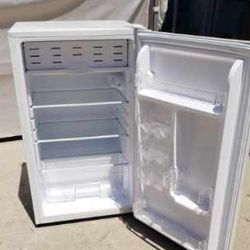 Mini Refrigerator With Freezer 