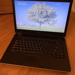 i7 Dell laptop Dedicated 2Gb RAM Radeon Video Card, Heavy Duty Extended Battery SSD *HDMI *Webcam *DVD-RW