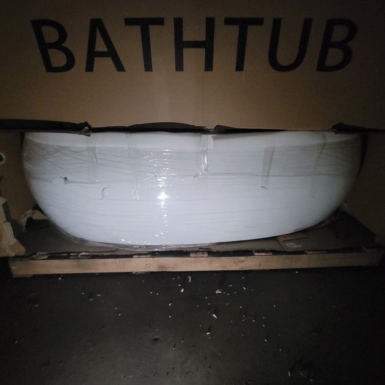 Signature Freestanding Tub