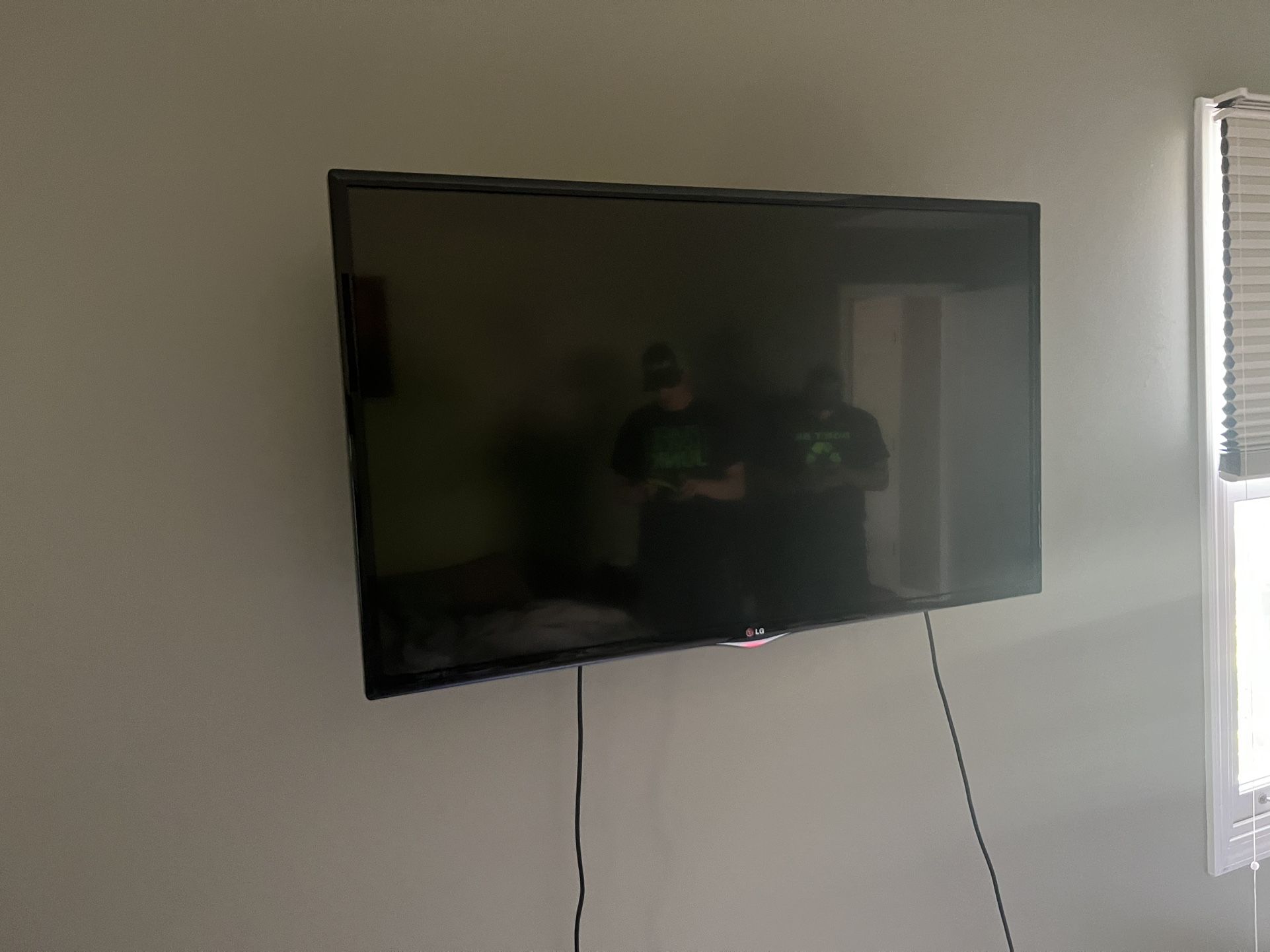 LG TV With Mount