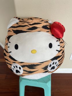 Hello Kitty Squishmallow