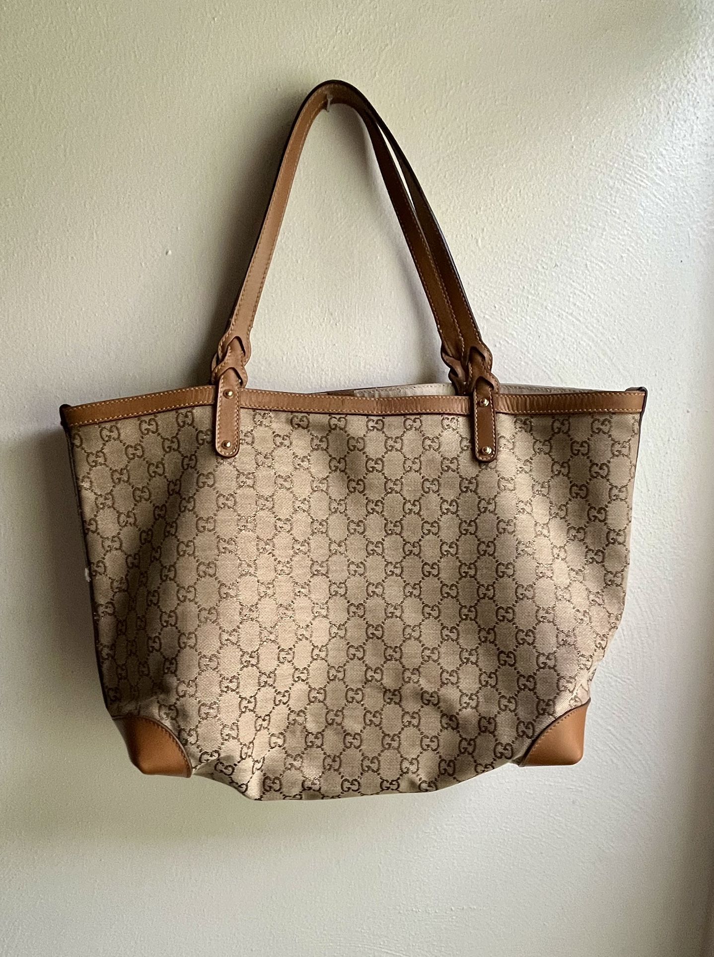 Gucci Monogram tote
