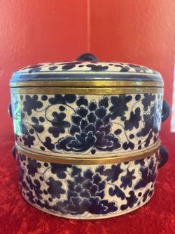 CHINESE BLUE & WHITE PORCELAIN 2 TIER LIDDEN FOOD BOWLS 20TH CENTURY 