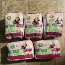 A TOTAL OFF 95  GIRLS PULL-UPS SIZE 4T5T DAY & NIGHT PROTECTION $20.00