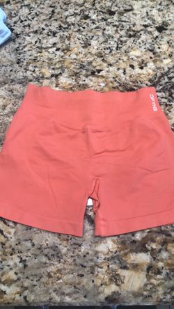 Ladies DFYNE shorts small