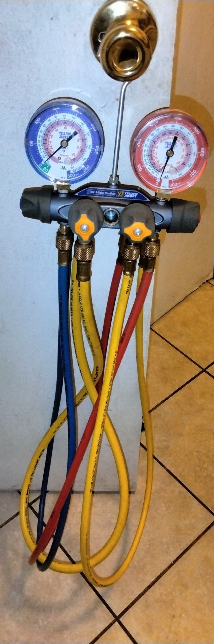 83枚 4-hose Manifold Yellow Jacket 49968 HVAC Charging Manifold - 4