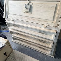 Desk And Drawers 