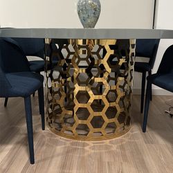 Round Dining Table with 4 Chairs