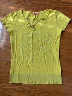 NEW women Yellow Short Sleeve Knit Top with Embellished Front size XS