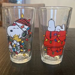Silver Buffalo Snoopy Holiday Drinking Glasses