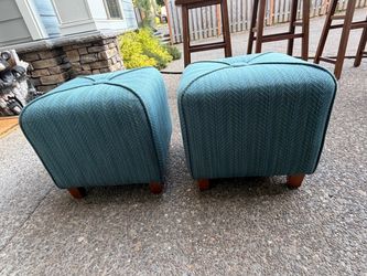 2 Ottomans