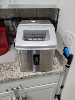 Small Ice Maker