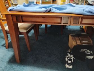 Dinning room table and chairs