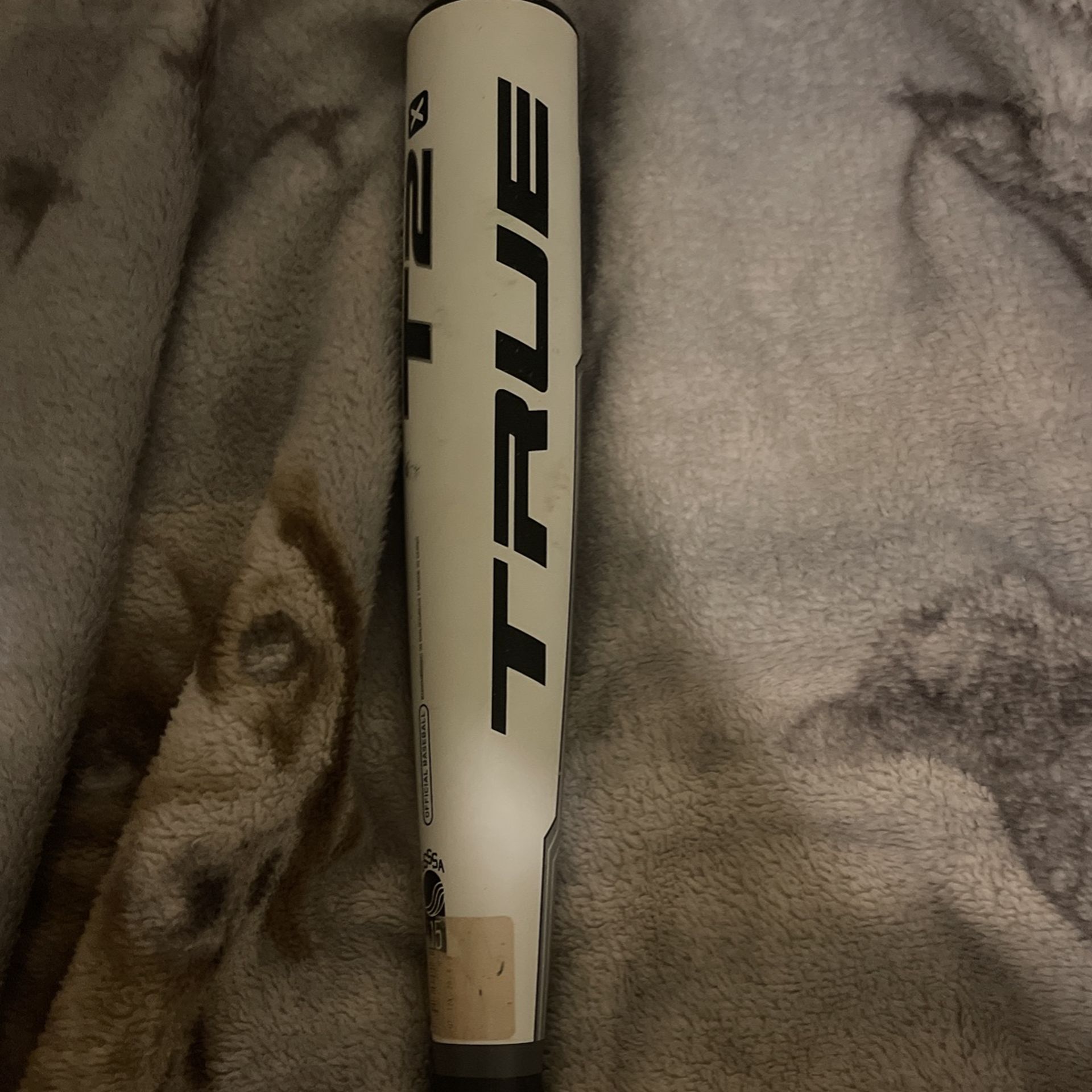 Brand -true T2x,model- Ut20t2x5,color White And Black With Grey ,size 31.5 ,weight 26.5oz