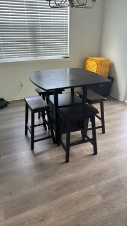 Table and 4 stools