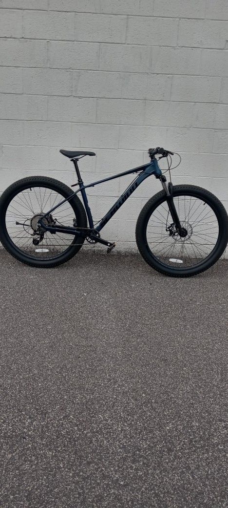Mountain Bike.. Schwinn Axum DP