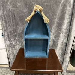 Boat-shaped Display Case