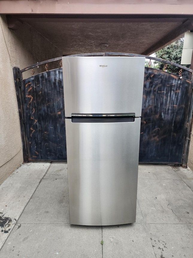3MONTHS WARRANTY 28X29X68 WHIRLPOOL FRIDGE SILVER 18CUFT