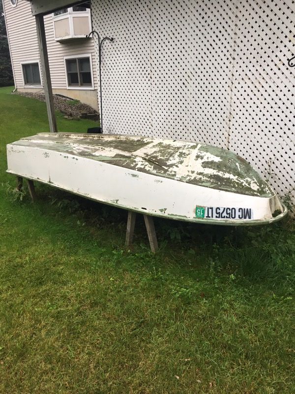 12ft Fiberglass V-bottom Boat