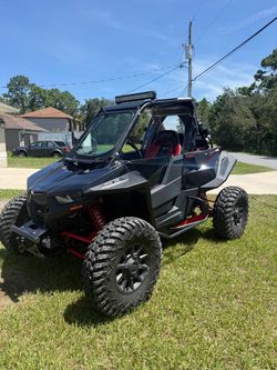 2019 Polaris rs1000 with low hours