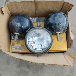 CAT Equipment Lights. 24V. 