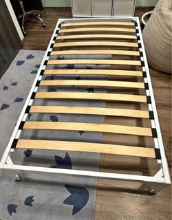 Twin Bed Frame w/slats