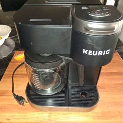 KEURIG Coffee Machine 