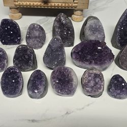 Lot Of 23 Uruguay Amythyst Cutbases