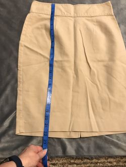 Ladies Size 6 Old Navy High Rise Khaki Skirt Short Straight
