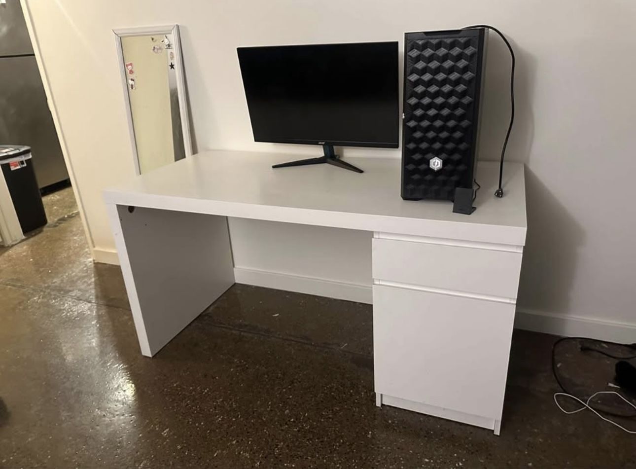IKEA MALM Desk