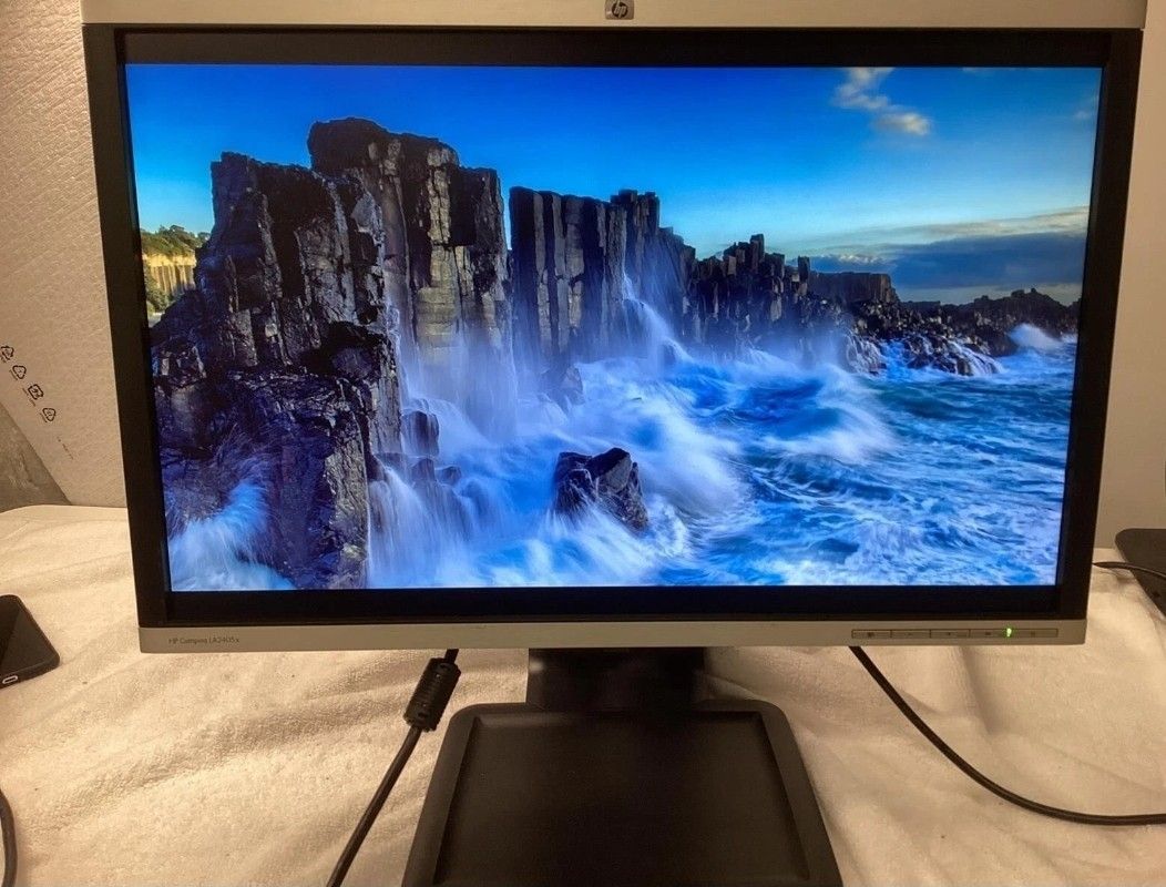HP LA2405x 1920x1200 Full HD DVI-D/VGA/DP 24-inch LED Backlit 24" LCD Monitor