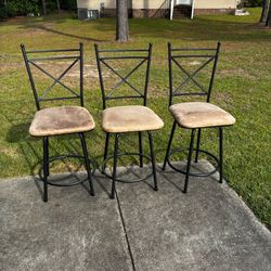 3 Bar Stools With Extenders