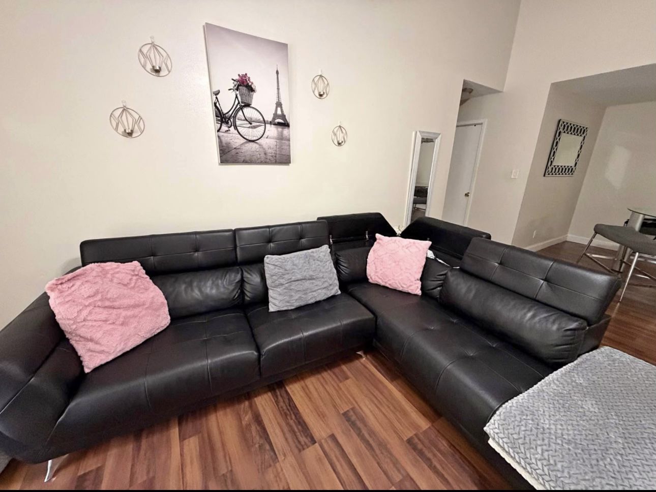 Black Leather Couch with Chaise 