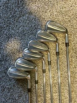 Titleist t 200 model PW - 5 iron 2023