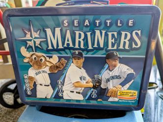 2007/8 Mariners collectibles metal lunch box featuring Ichiro, E Hansen, J Putz.  And other starters.  Great condition and the original Cloverdale Mea
