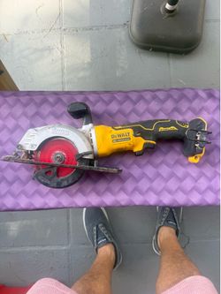 Circular saw 7-1/4” (20V MAX).