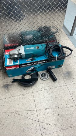 Makita GA7021 7” Angle Grinder 