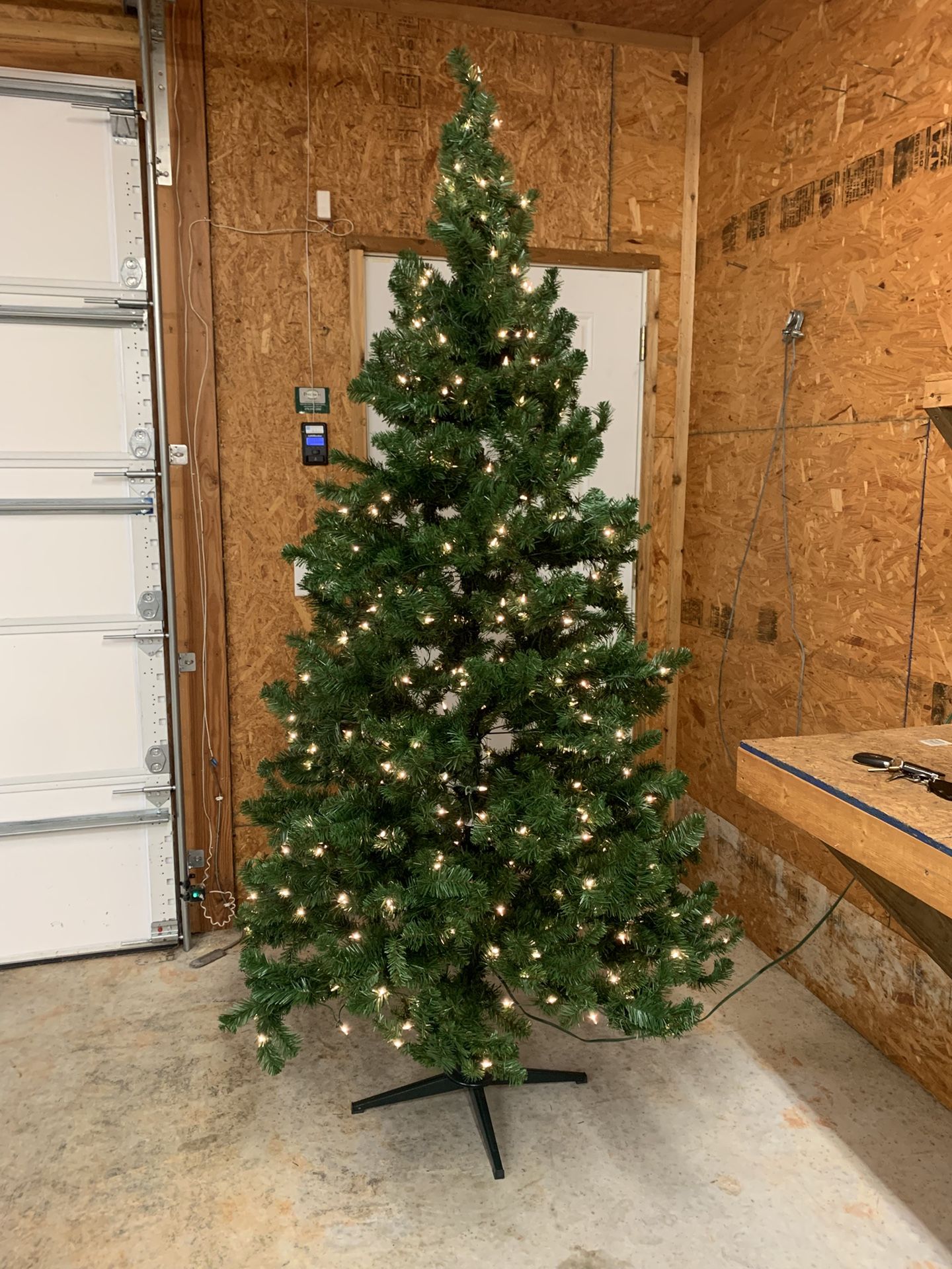 Pre-lit Artificial Christmas Tree