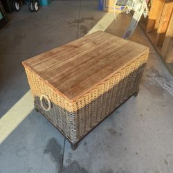 Coffee Table With Storage 