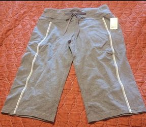New with tags size s (4_6)Gray Capri Athletic Pants with Side Stripe