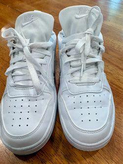 Nike shoes size 6Y - great condition