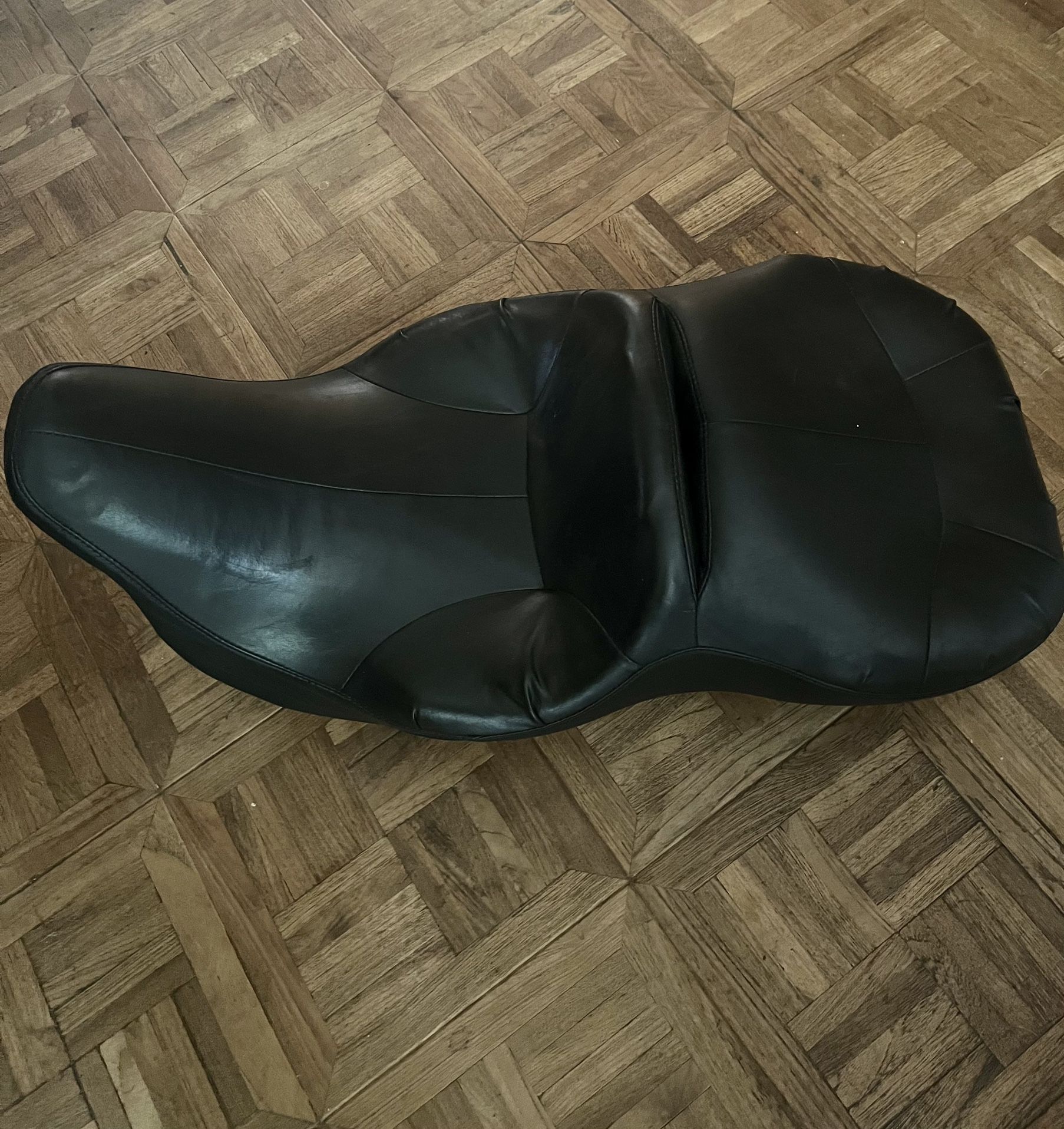 Harley Davidson touring seat