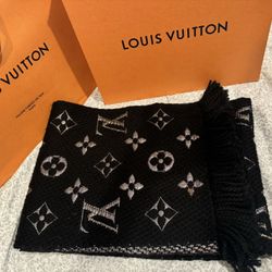 Louis Vuitton Scarf 