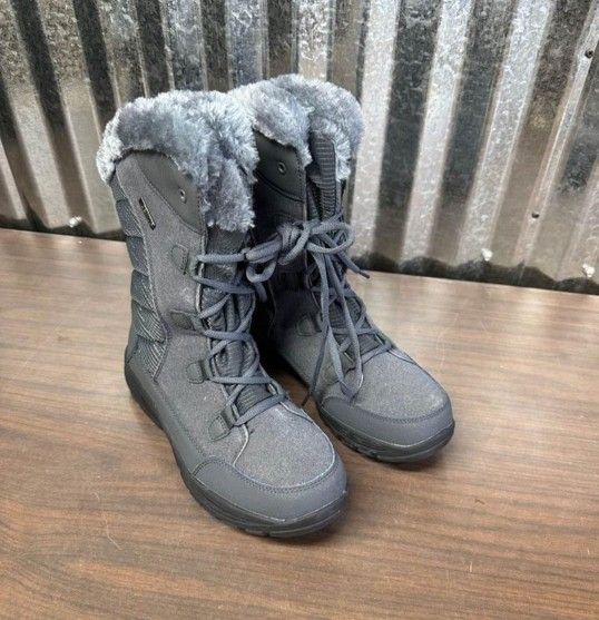 Womans 3M Fanture Snow Boots Size 10