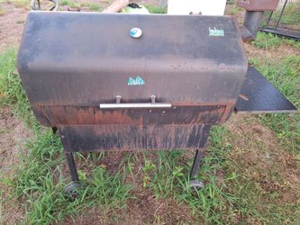 Heavy duty grill on  4 wheels