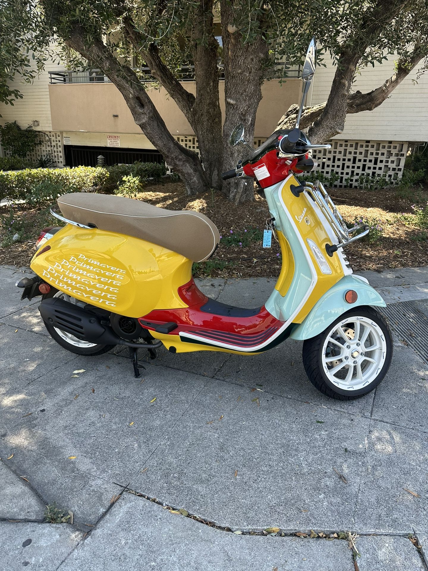 2021 SEAN WOTHERSPOON X VESPA SPE