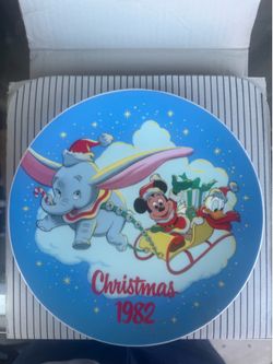 Disney collectors plate  Christmas 1982 $35