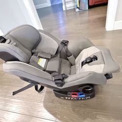 Nuna Rava convertible Car seat