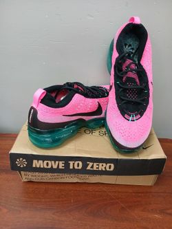 Nike Air VaporMax Flyknit Sneakers SZ 7