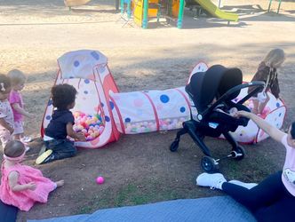 Kids ball pit and bag of balls